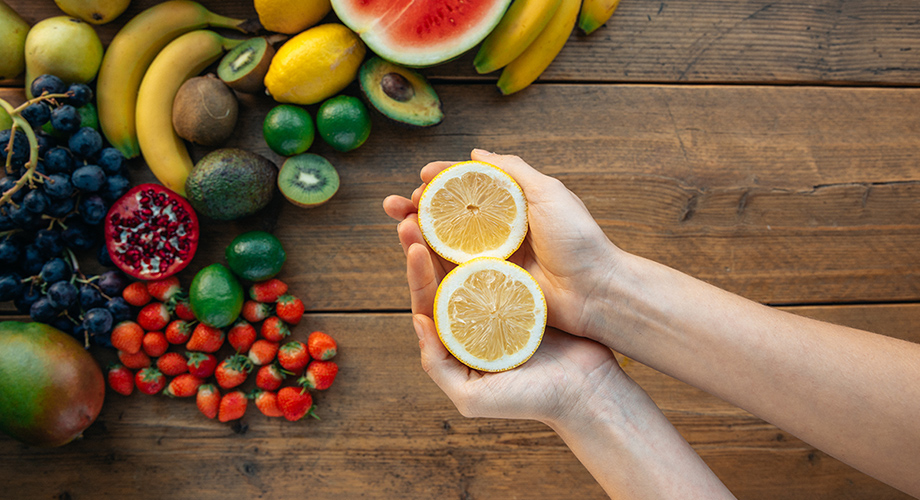 Vitamin C nalazi se u brojnom voću i povrću
